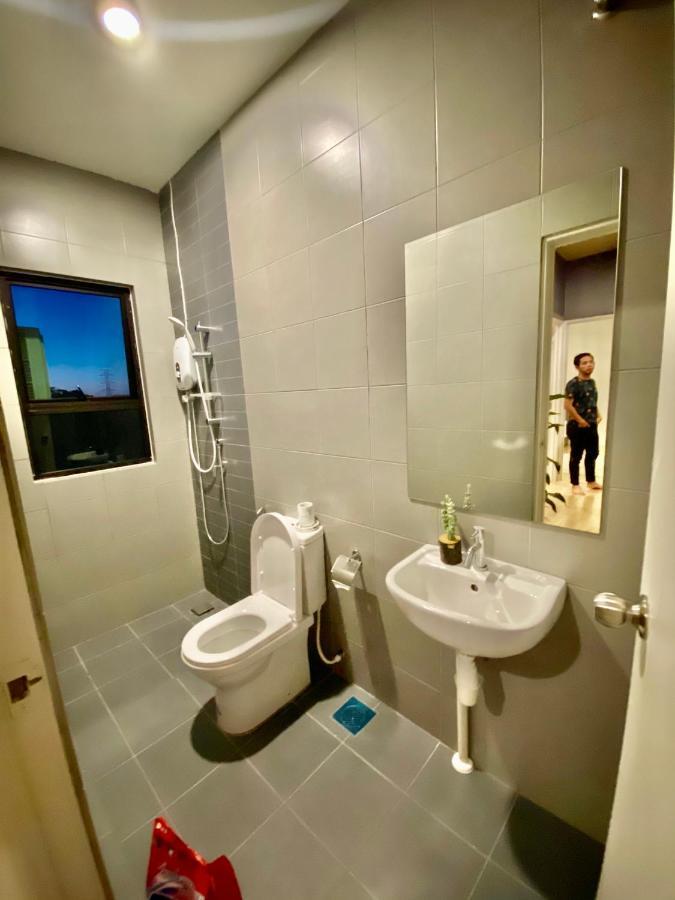 Faizal Madhi Homestay Kuching Eksteriør billede