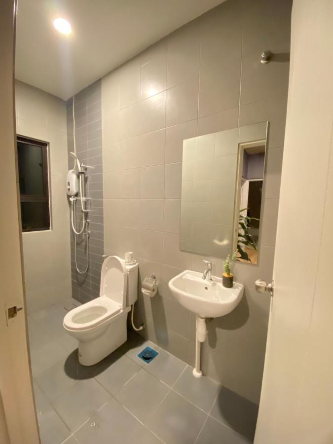 Faizal Madhi Homestay Kuching Eksteriør billede