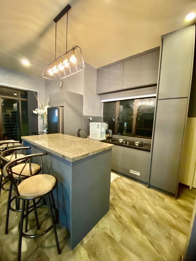 Faizal Madhi Homestay Kuching Eksteriør billede